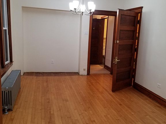 2nd image of 4320 S Fairfield Ave #2