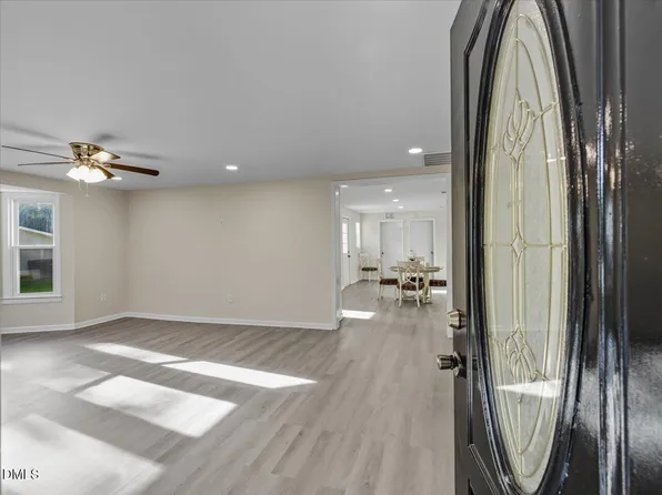 210 W Oak St, Zebulon, NC 27597