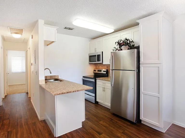 Metro Village Apartments — Photo 2