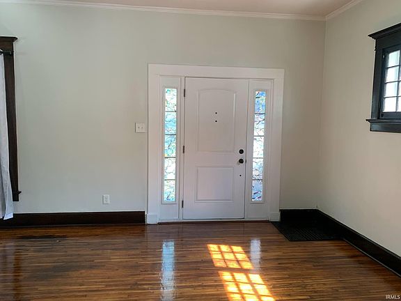 5th image of 1021 E Blackford Ave