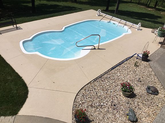 Salt water pool