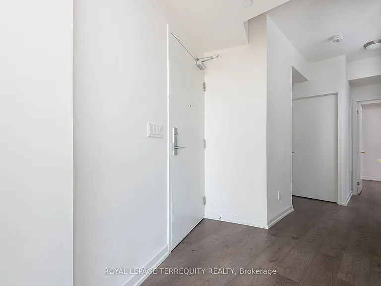 49 E Liberty St #1802 — Photo 3