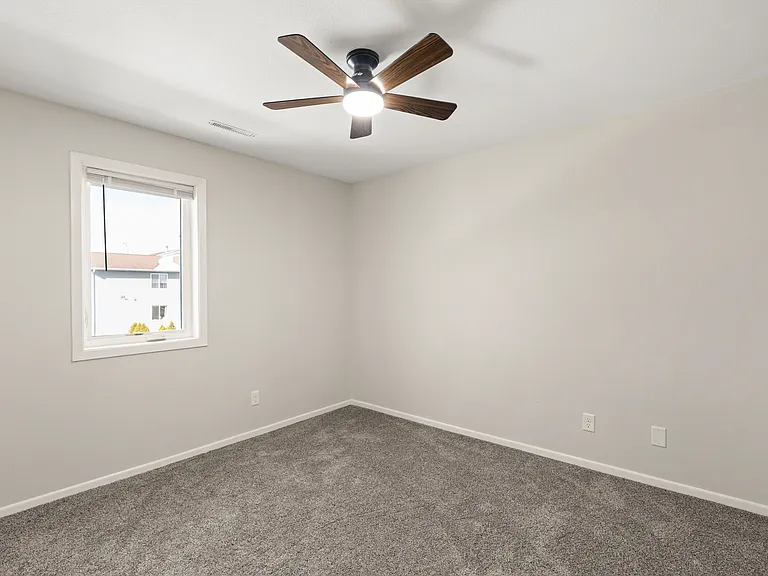 428 Stonehaven Dr #21 — Photo 8