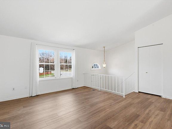 5th image of 502 Brighton Pl