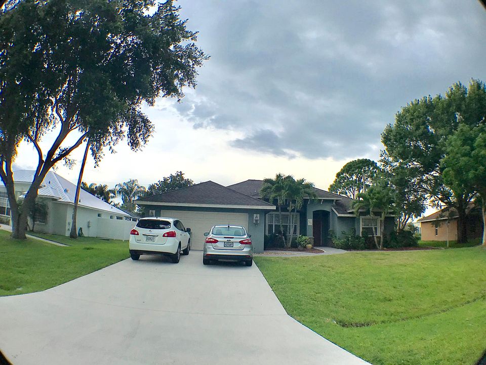 1st image of 486 SW Holden Terrace