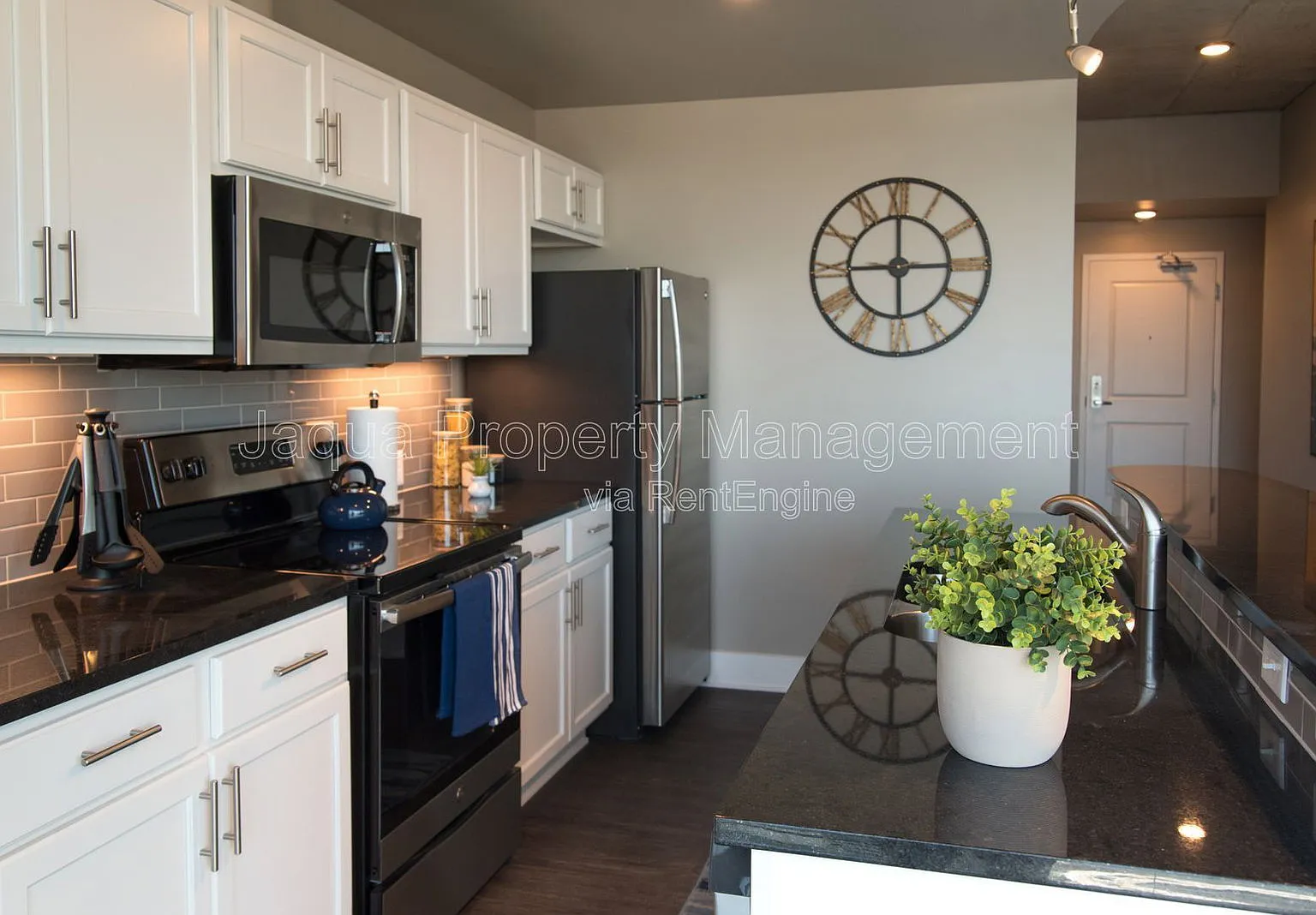 1 bed, 1.0 bath, 793 sqft, $3,900 — Photo 4