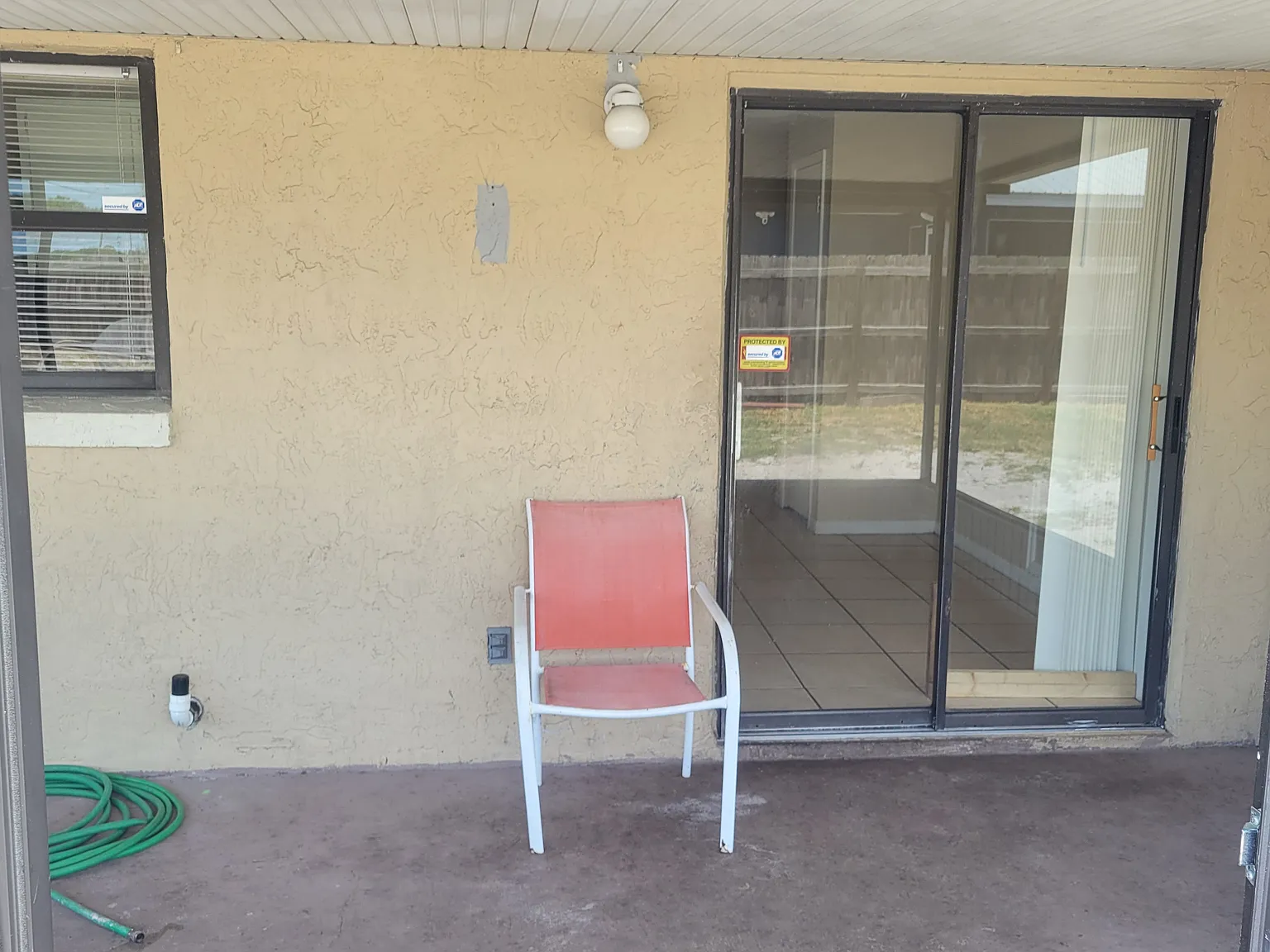 4 bed, 1384 sqft, $2,000 — Photo 2