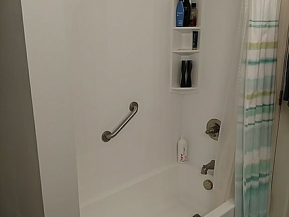 3rd image of 1550 Cavalier Dr
