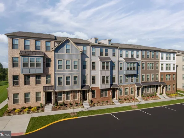 1114A Dabney Dr, Manassas Park, VA 20111