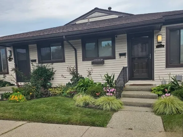 3062 Roundtree Blvd, Ypsilanti, MI 48197