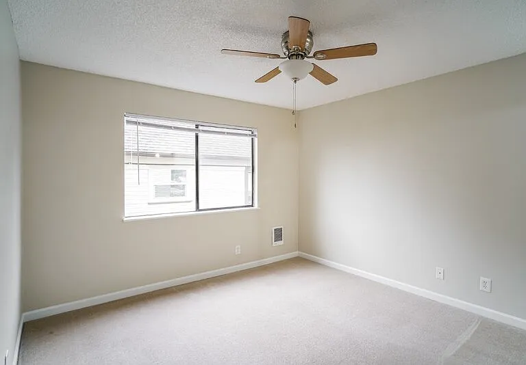 4314 SW View Point Ter #8 — Photo 24