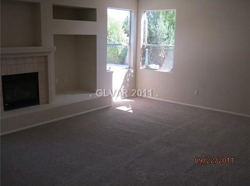 4th image of 1332 Gallery Oaks Dr