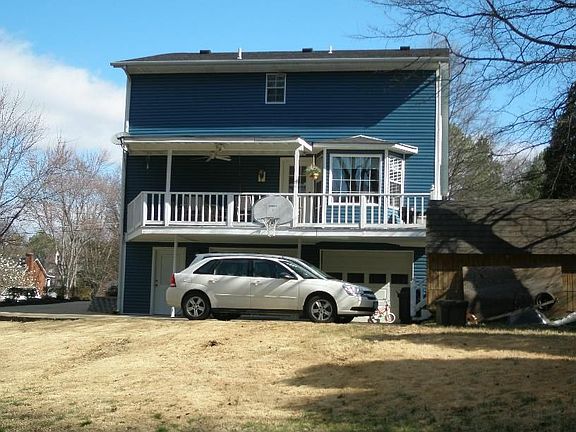 4th image of 419 White Oak Cres