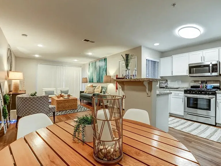 Villa Boutique Apartment Homes — Photo 20