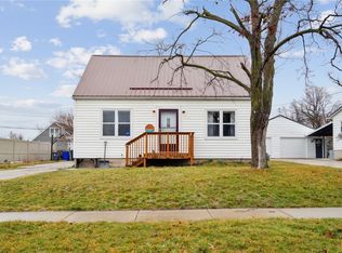 2504 Franklin Ave NE, Cedar Rapids, IA 52402