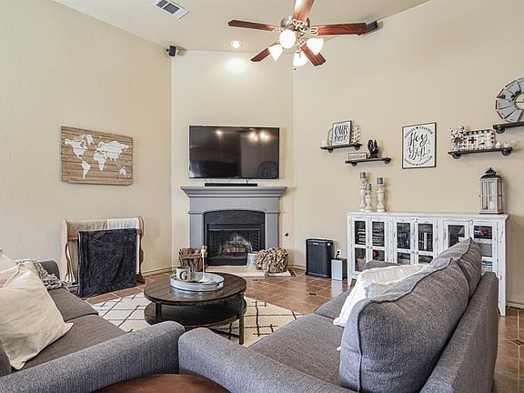 3rd image of 12829 Hidden Valley Ct