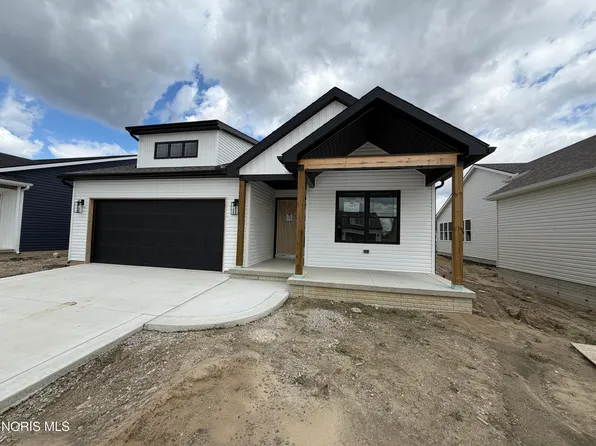 5033 Easton Dr, Oregon, OH 43616