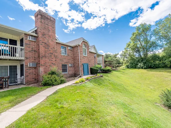 1347 Cunat Ct APT 1A, Lake In The Hills, IL 60156
