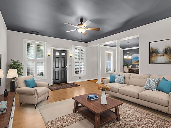 2nd image of 304 Dogwood Cir