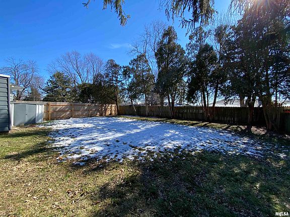 4th image of 820 W Stratford Dr
