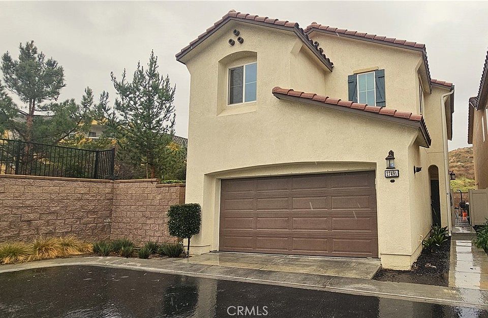 1st image of 27491 Moonstone Pl