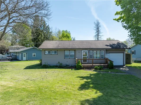 22 Ingersoll Dr, Fulton, NY 13069