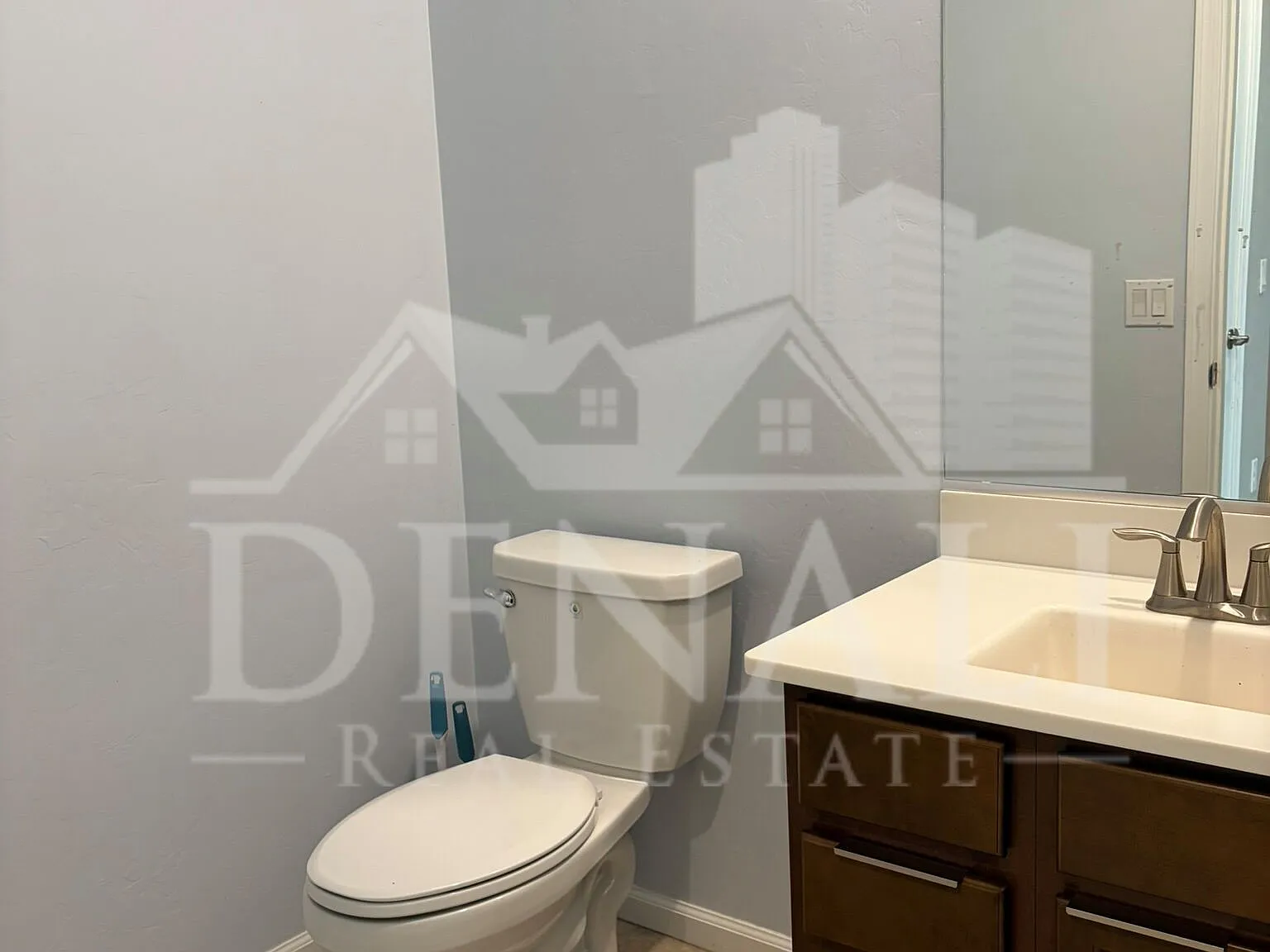 4 bed, 2.0 bath, 2208 sqft, $2,095 — Photo 4
