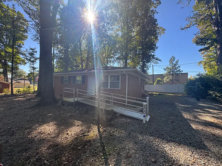 200 Parthenia Dr — Photo 22