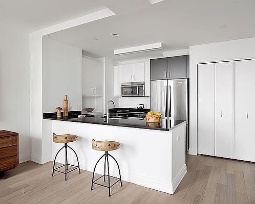 3rd image of 70 Pine St APT 5004