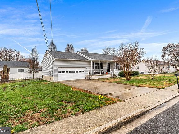 2nd image of 131 Quaker Rd