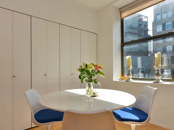 99 John Street 2504 image 2 of 19