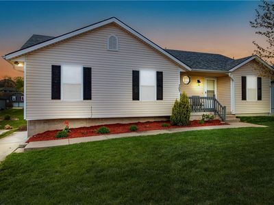 707 SW Graystone Dr, Grain Valley, MO, 64029
