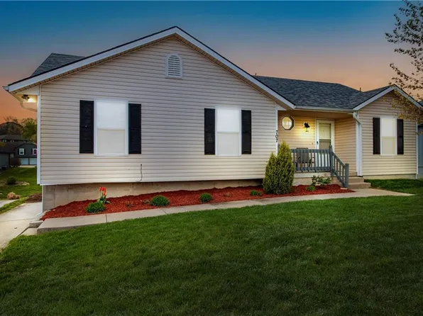 707 SW Graystone Dr, Grain Valley, MO 64029
