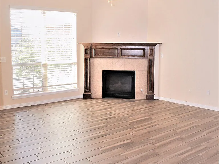 3328 E Fairmont St — Photo 6