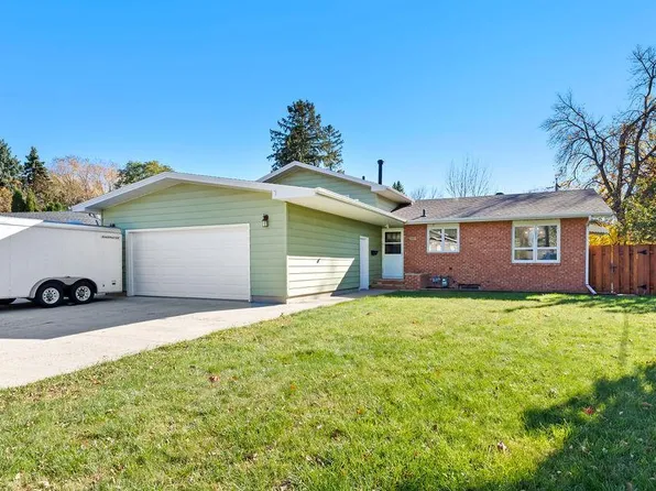 2807 Edgewood Dr N, Fargo, ND 58102