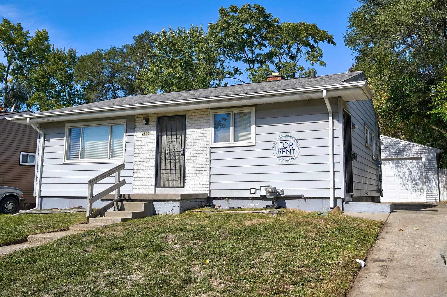 2813 Plainfield Ave photo 1