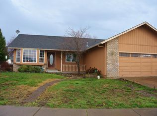 1138 White Chapel Dr, Central Pt, OR 97502