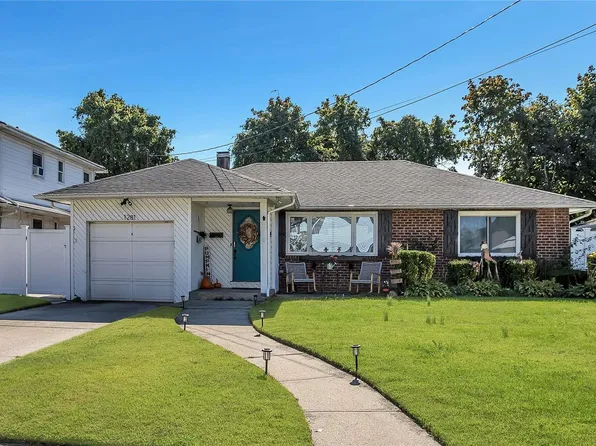 1281 S Barry Drive, Valley Stream, NY 11580