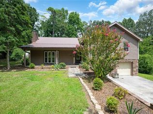 4005 Pinewood Dr SE, Dalton, GA 30721