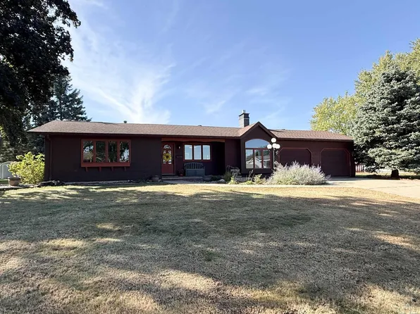 1245 3rd Ave SE, Sioux Center, IA 51250