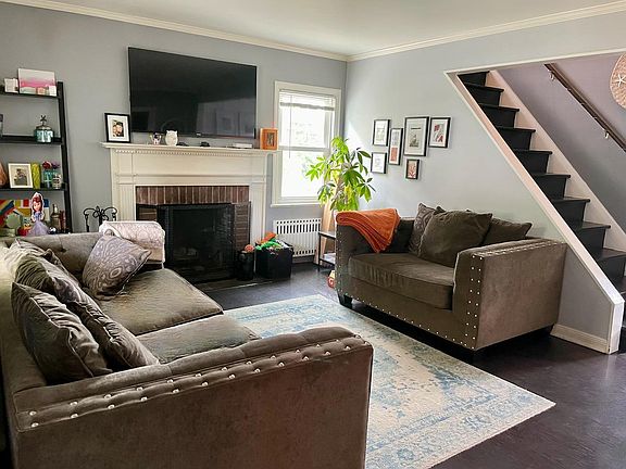 Living Room w. fireplace