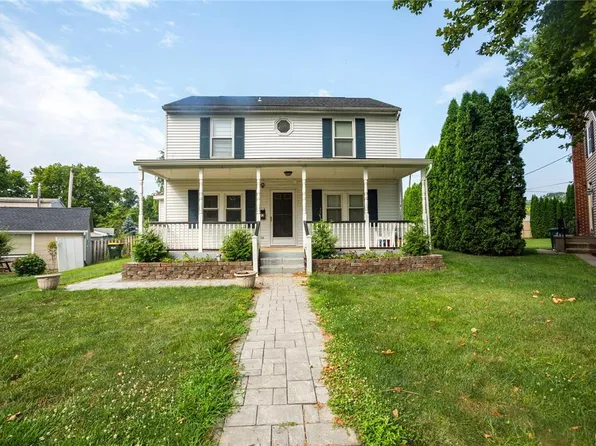 27 Henry Ave, Nazareth, PA 18064