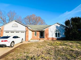 1822 N Redbarn Ln, Wichita, KS 67212