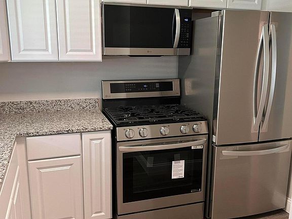 4th image of 2348 Woodbrook Cir N #89