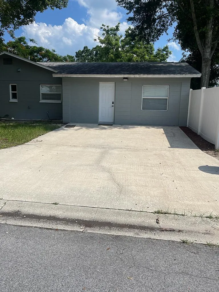 Lowry Ave, Lakeland — Photo 1