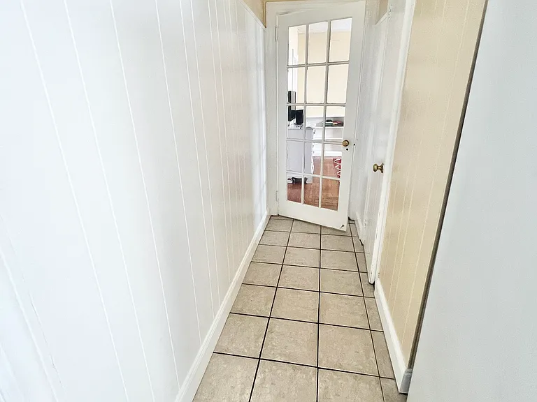 Vinton St — Photo 14