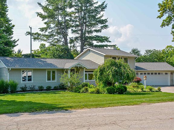 3rd image of 623 Edmar Dr