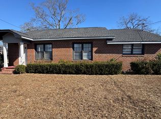 288 N Lanier St, Lyons, GA 30436