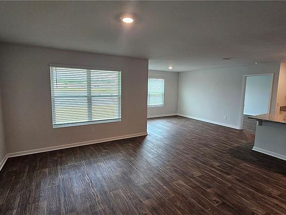 5th image of 511 Autumns Wood Cir W