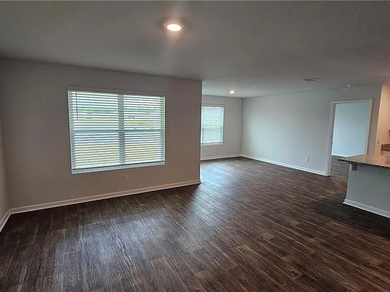 511 Autumns Wood Cir W — Photo 5